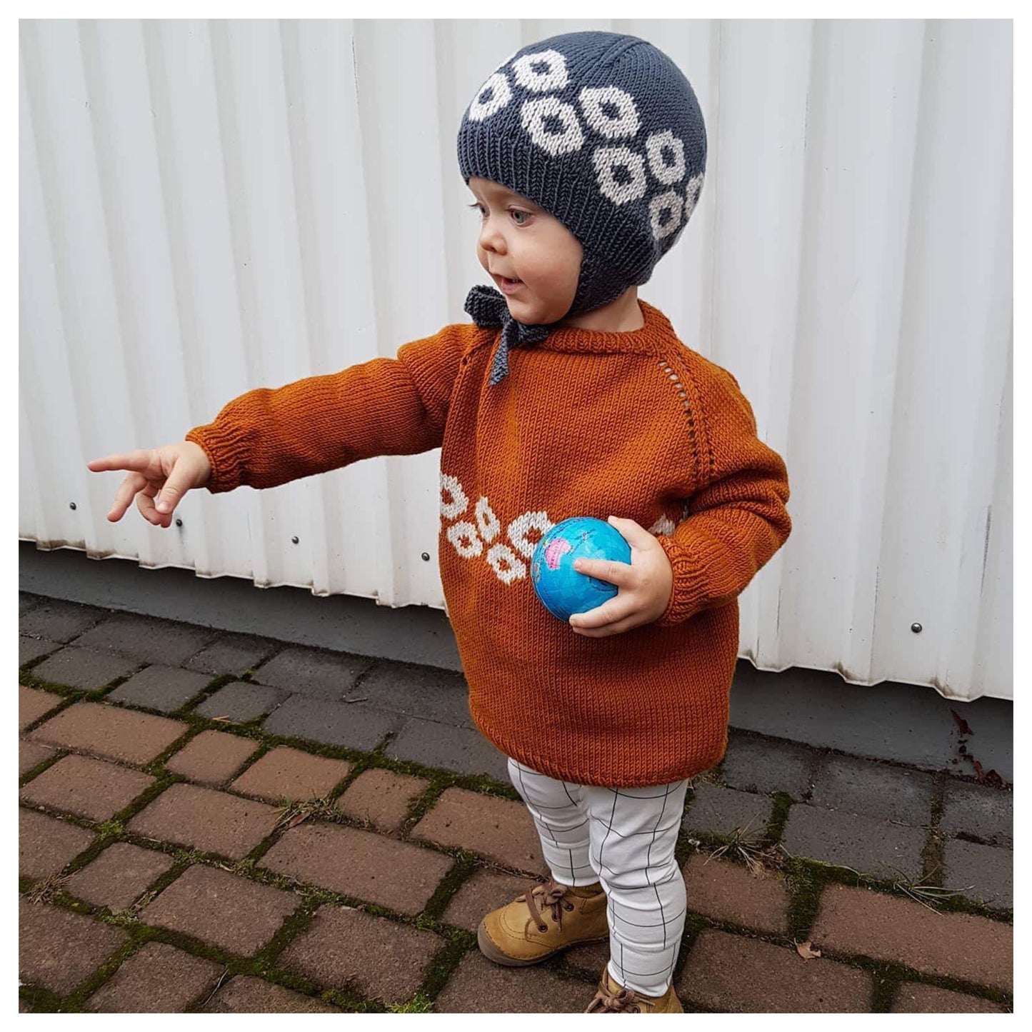 Frigg - Kindermütze mit zweifarbigem Muster