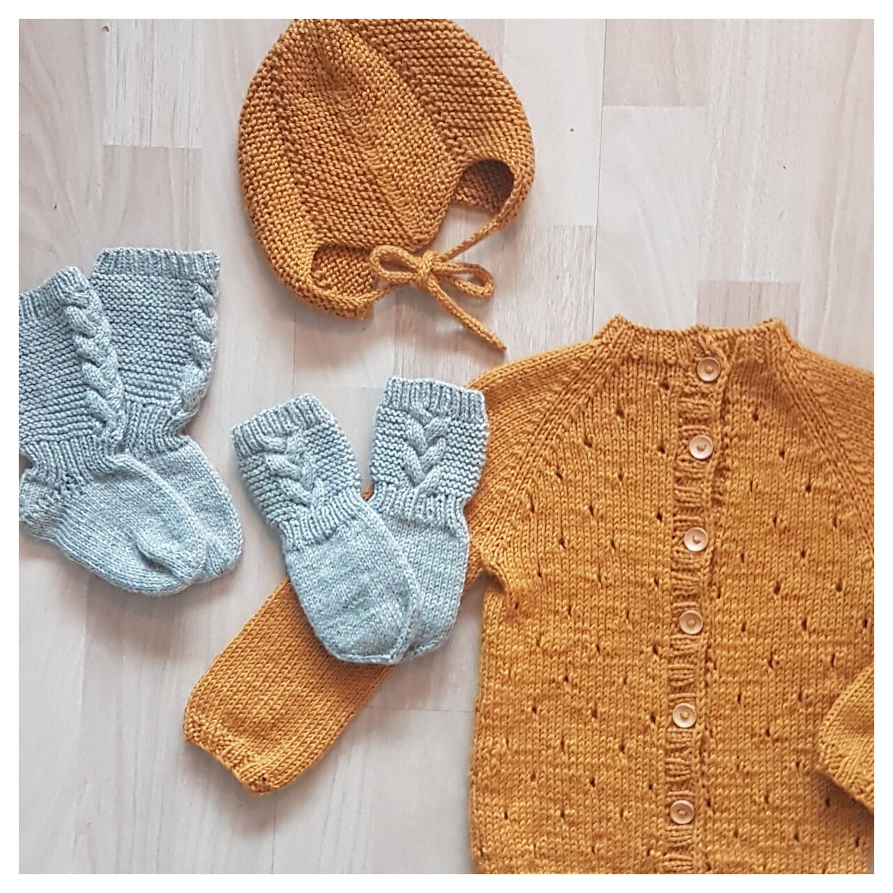 Ruth - Kinderpullover mit Lochmuster
