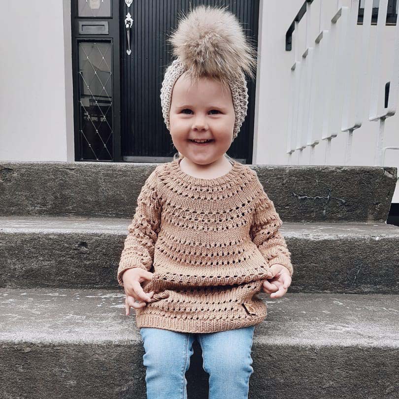 Nora - Kinderpullover mit Lochmuster