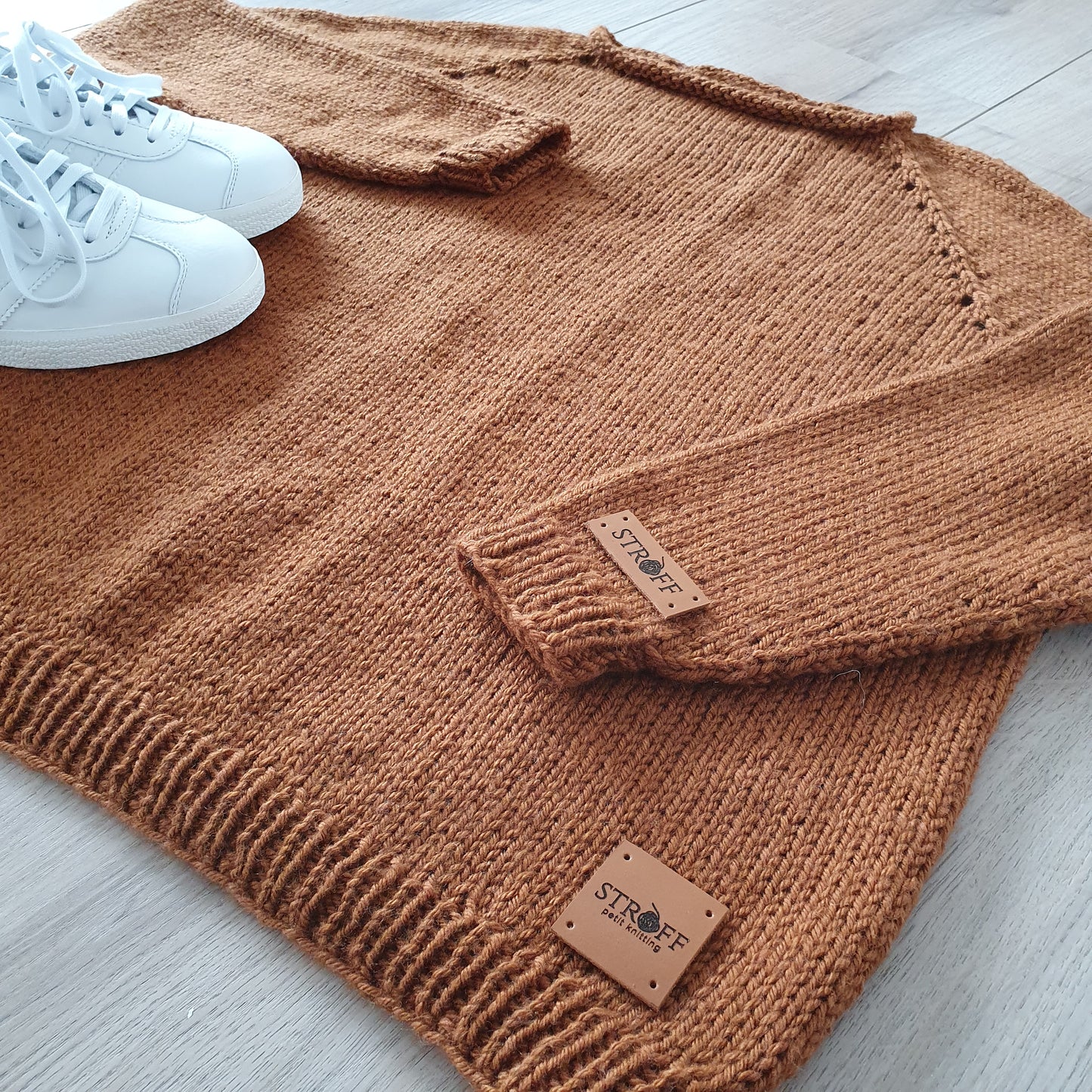 VÖK - ein Damenpullover, als Raglan von oben (RVO) gestrickt.