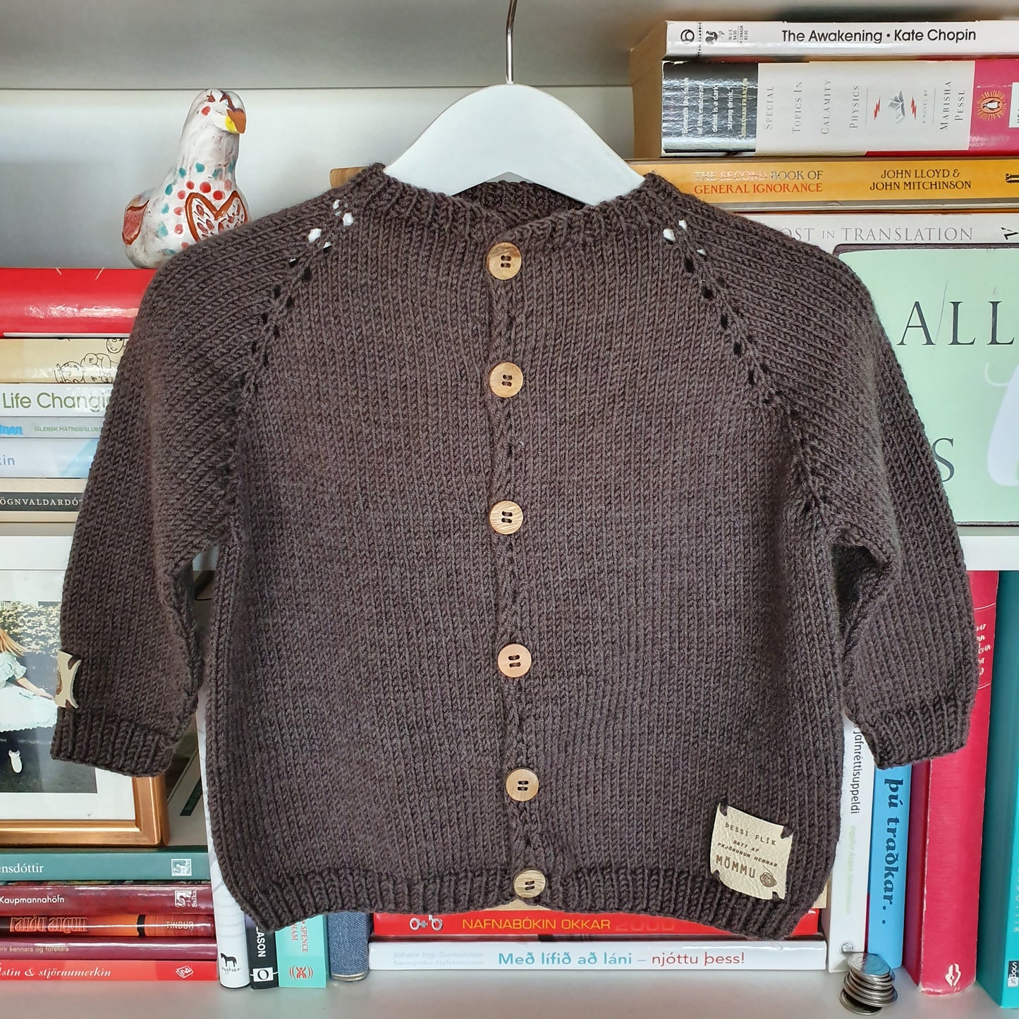 VÖK Kinderjacke - eine RVO-Strickjacke mit Lochmuster