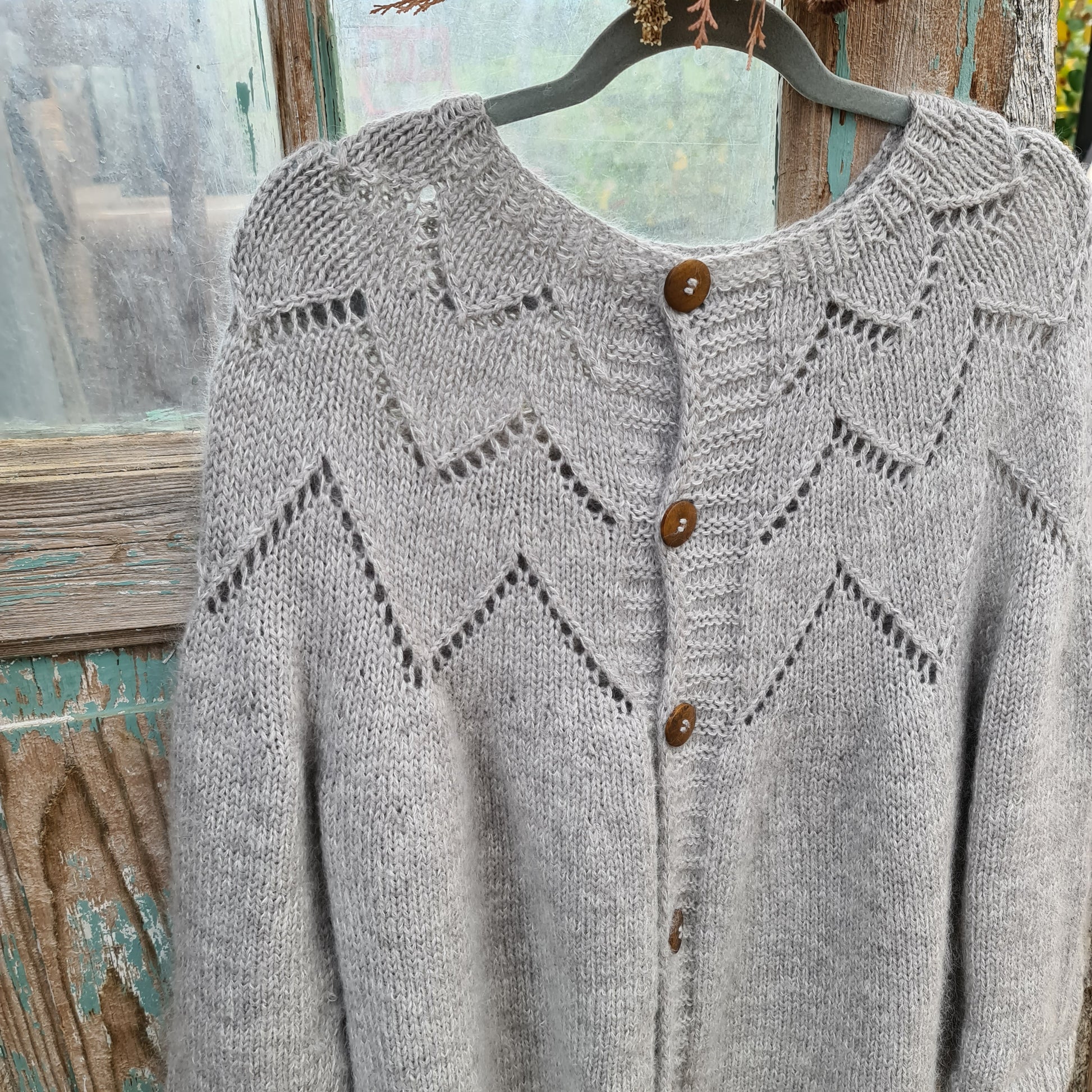 Feder - Cardigan mit Lochmuster