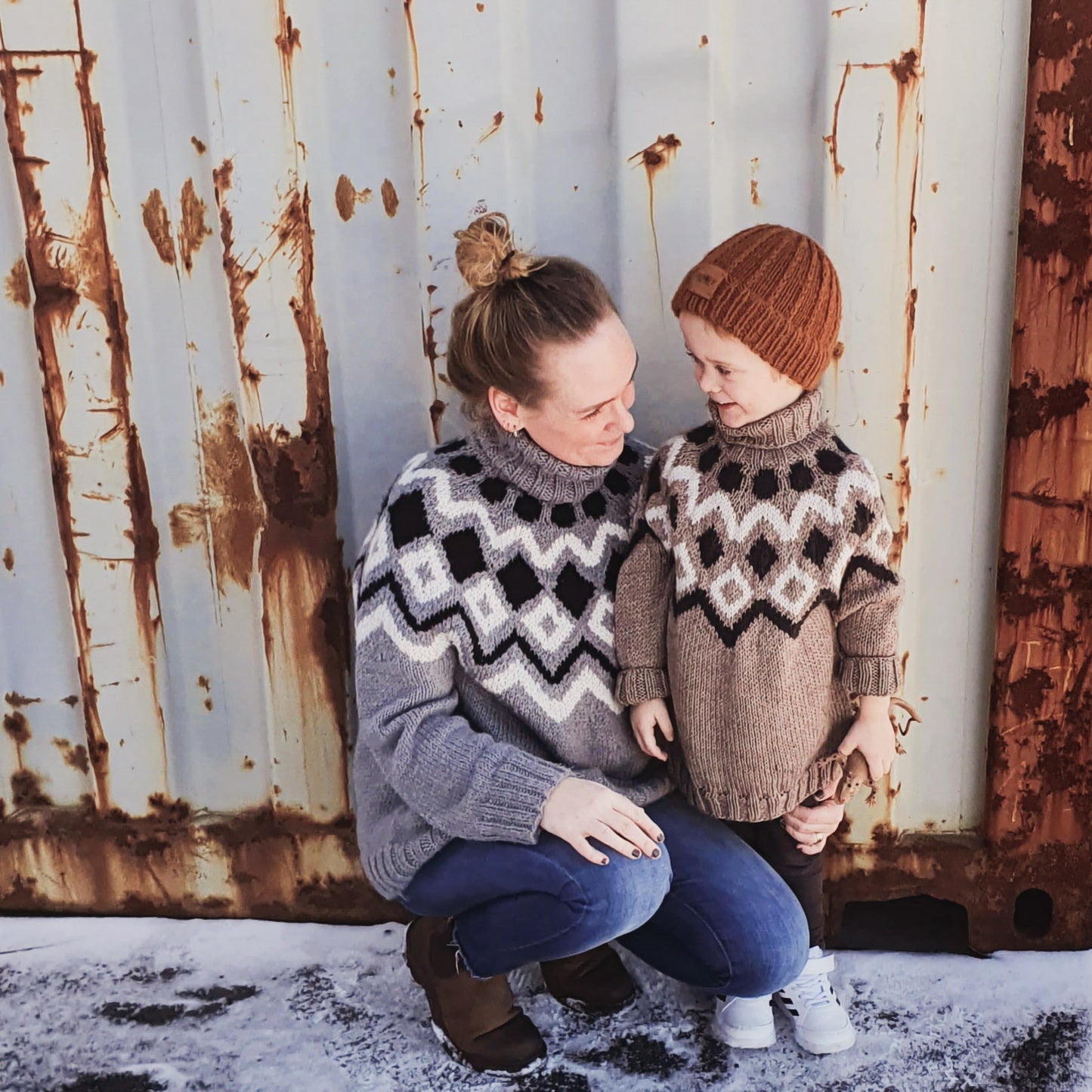 Frost - ein Kinderpullover mit klassischem Isländermuster, als RVO gestrickt.