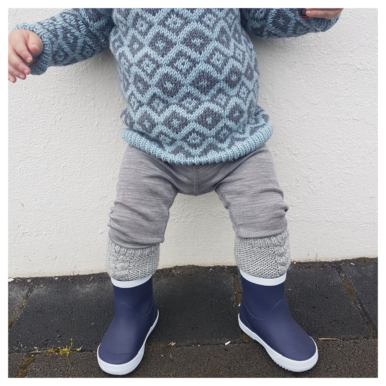 Eldar und Esjar - Handschuhe und Socken für Babys und Kinder